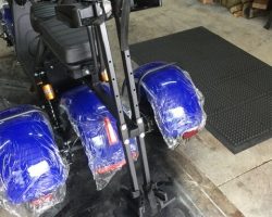 Venture golf trike with double bag holder